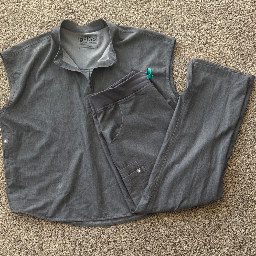 FIGS grey Rafaela top with Cargo pants scrub set